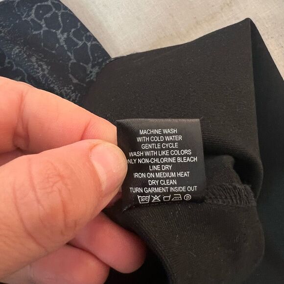 Ruti Black Long Sleeve Zip Neckline Casual Shift Dress With Pockets Size 1 or s/ - Picture 11 of 13